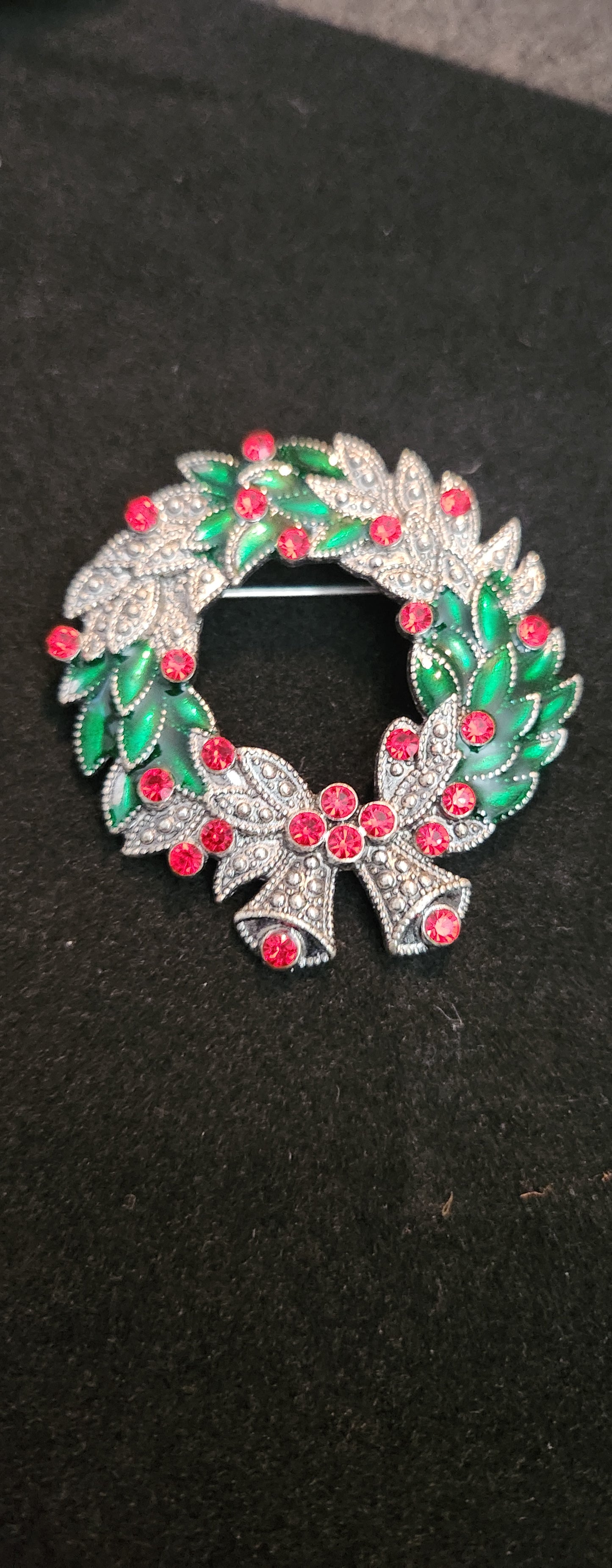 Kenneth inspired wreath brooch